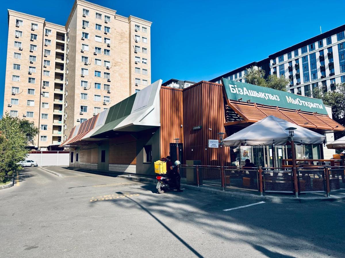 Жк Молодежный В Центре Алматы Almaty Eksteriør bilde
