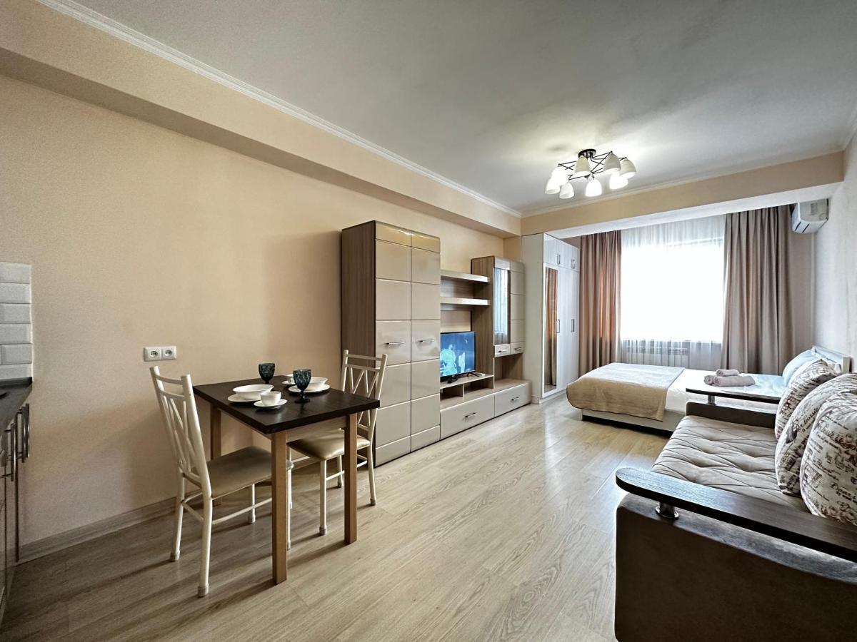 Жк Молодежный В Центре Алматы Almaty Eksteriør bilde